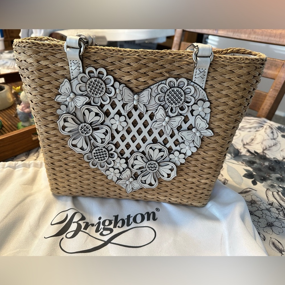 BRIGHTON TIVOLI TRELLIS WYLD HEART 3D LEATHER APPLIQUE FLORAL HANDBAG